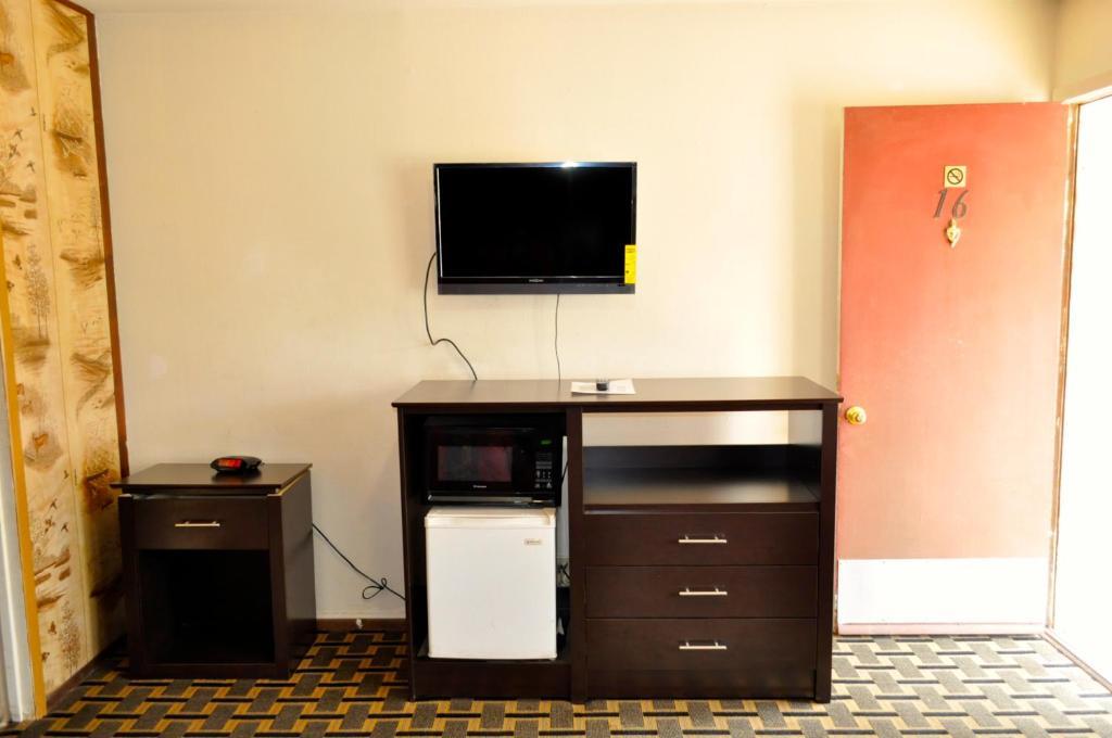 Andrews Motor Inn Екстериор снимка