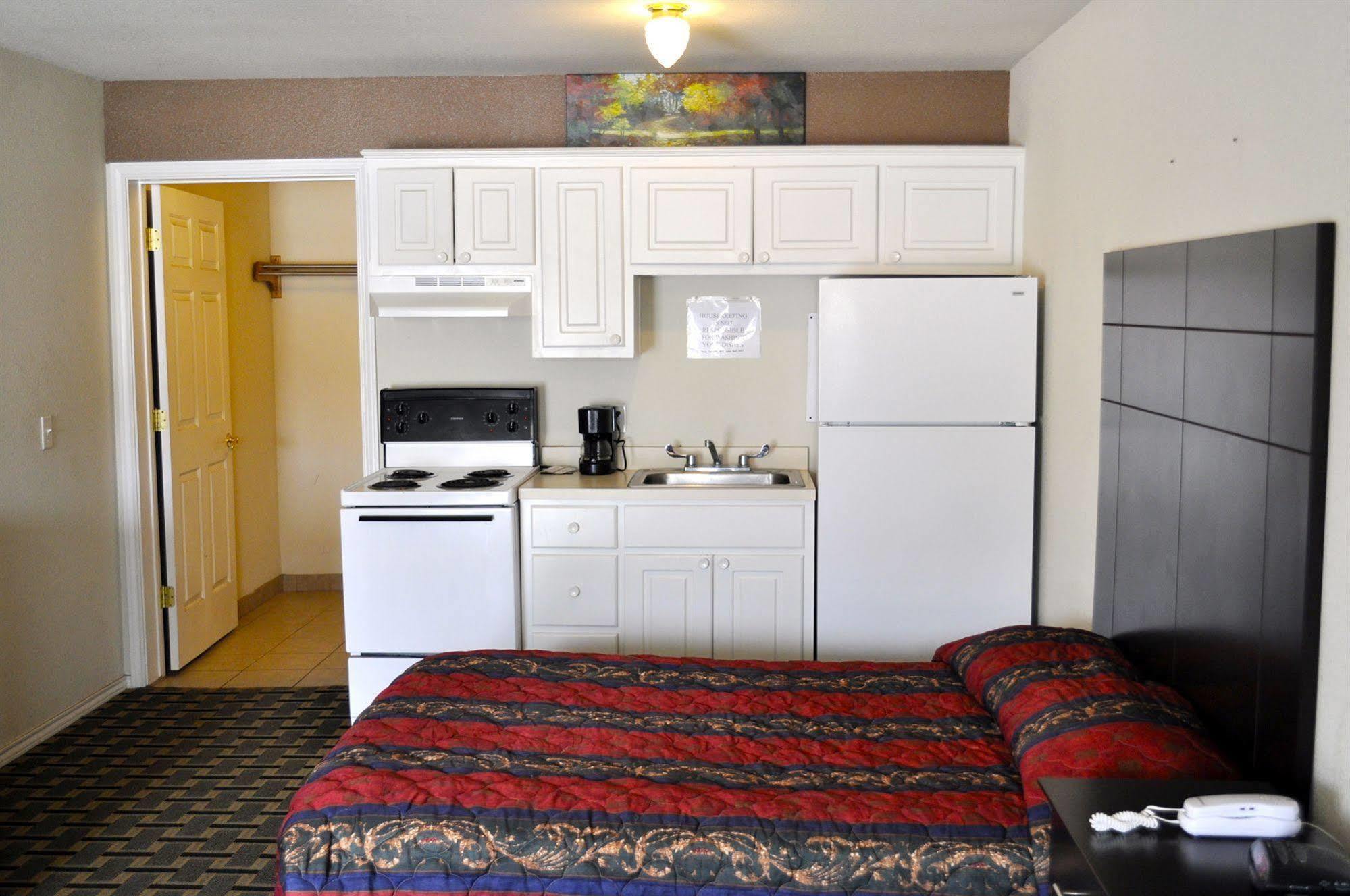 Andrews Motor Inn Екстериор снимка